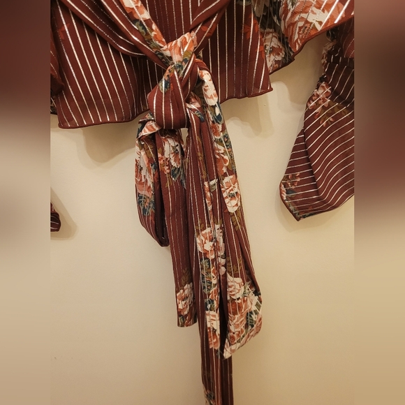 Wayf Cranberry Red Floral Silver Striped Long Sleeve Blouse Size Extra Small - Picture 9 of 16